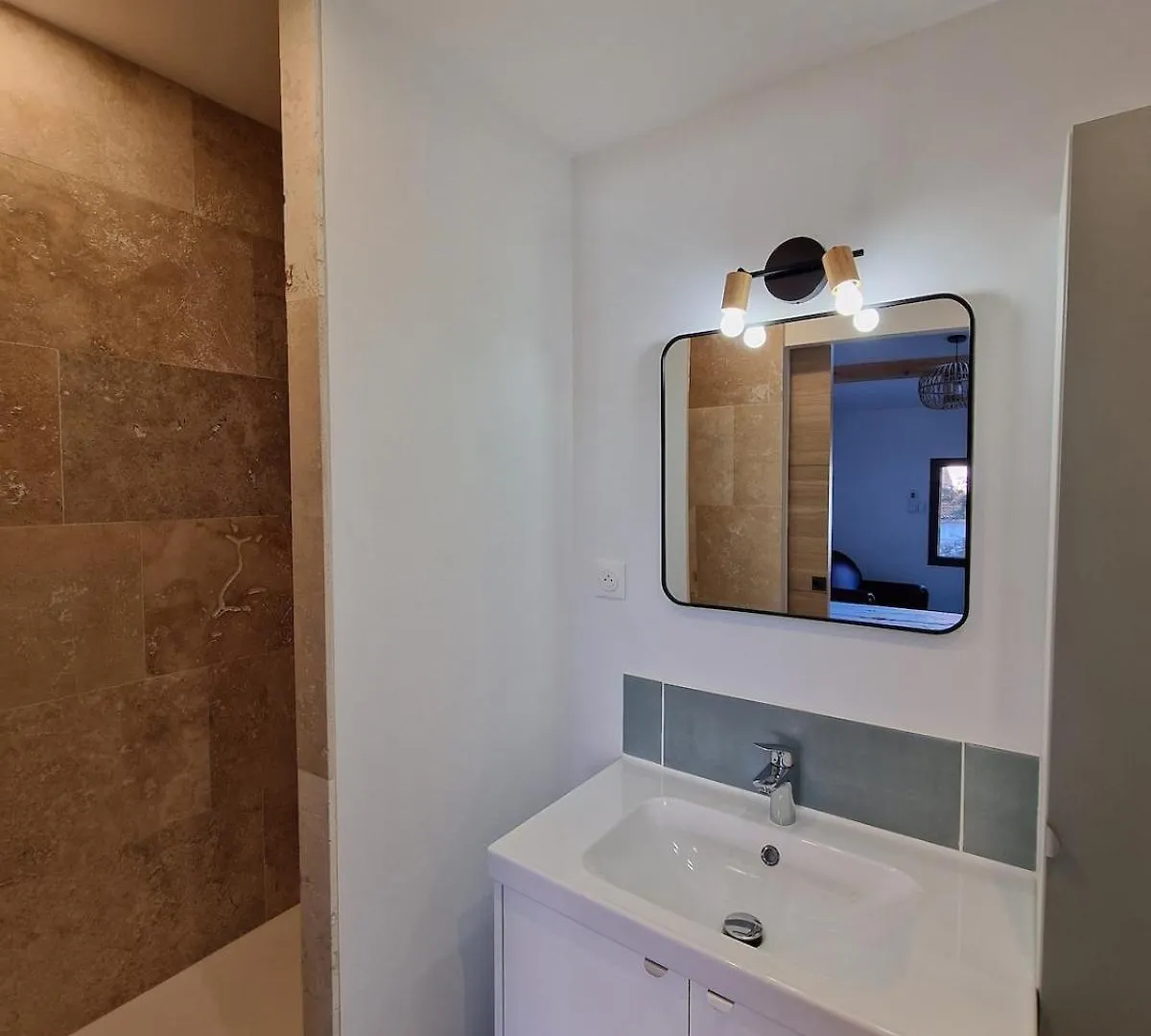 Villa Maison Neuve 116M2, Climatisee, Wi-Fi Oullins Fransa